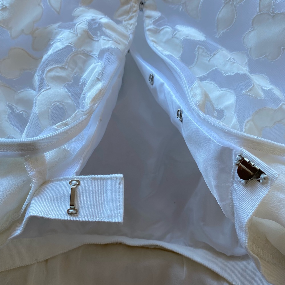 Oscar de la Renta Bridal Gown - Picture 15 of 15